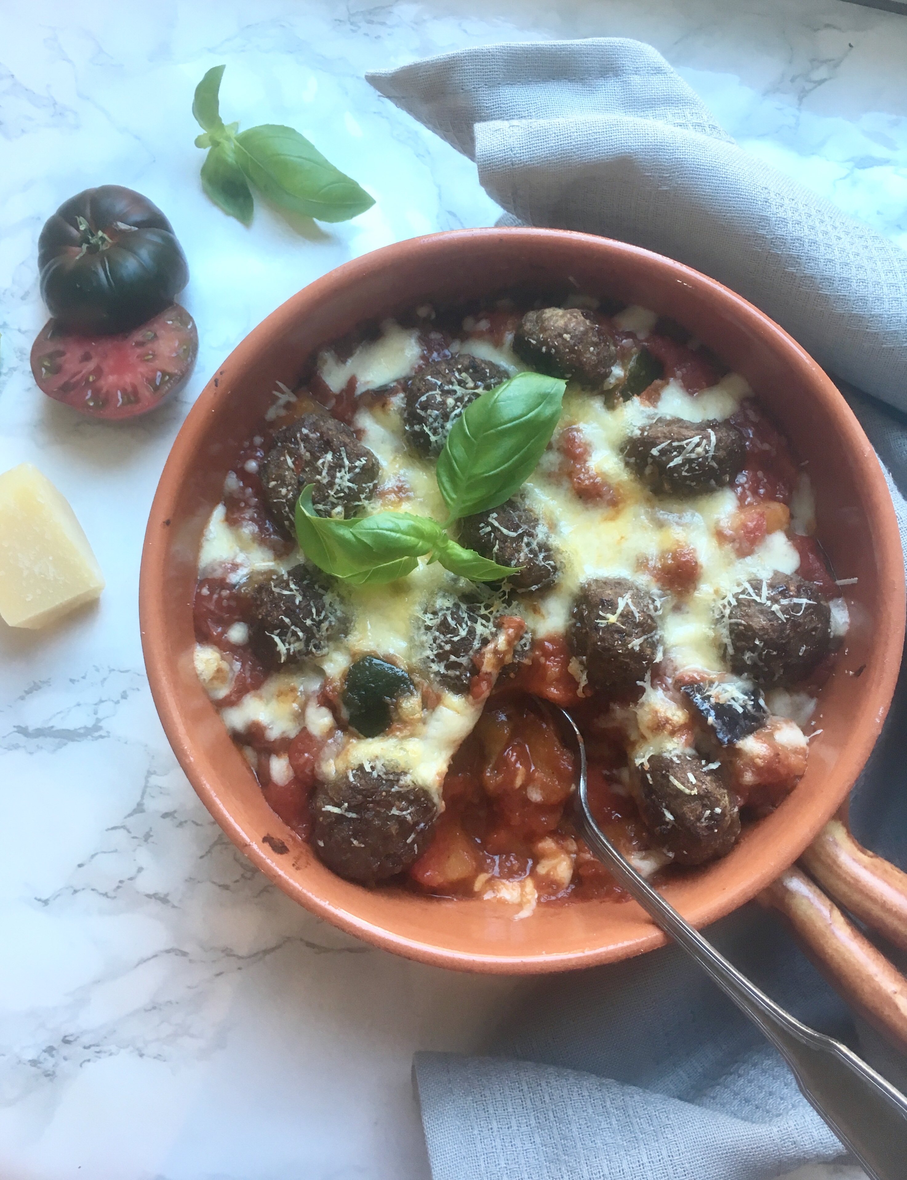 Välimeren lihapullat (Mediterranean meat balls)