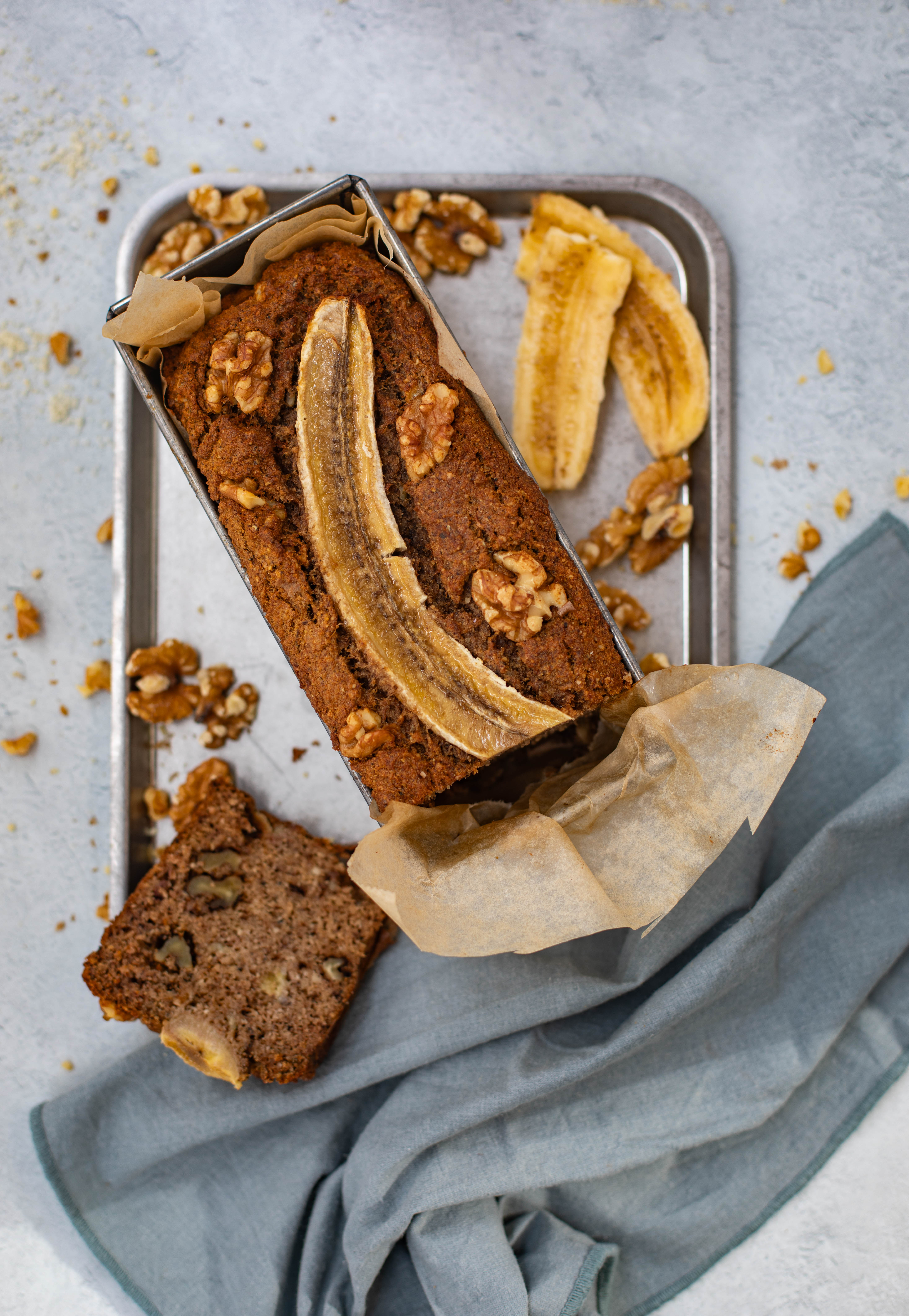 Banaani-saksanpähkinäkakku, vhh