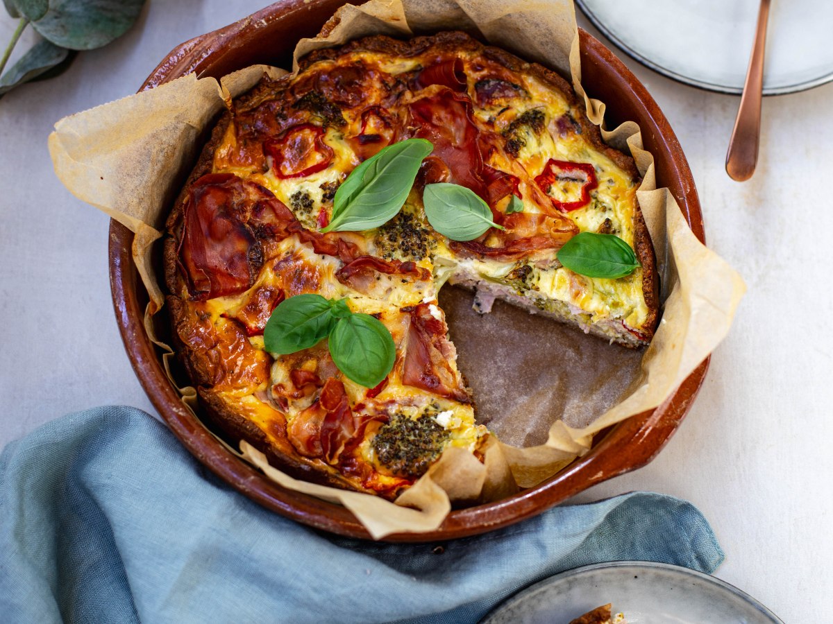 Kinkku-kasvispiirakka