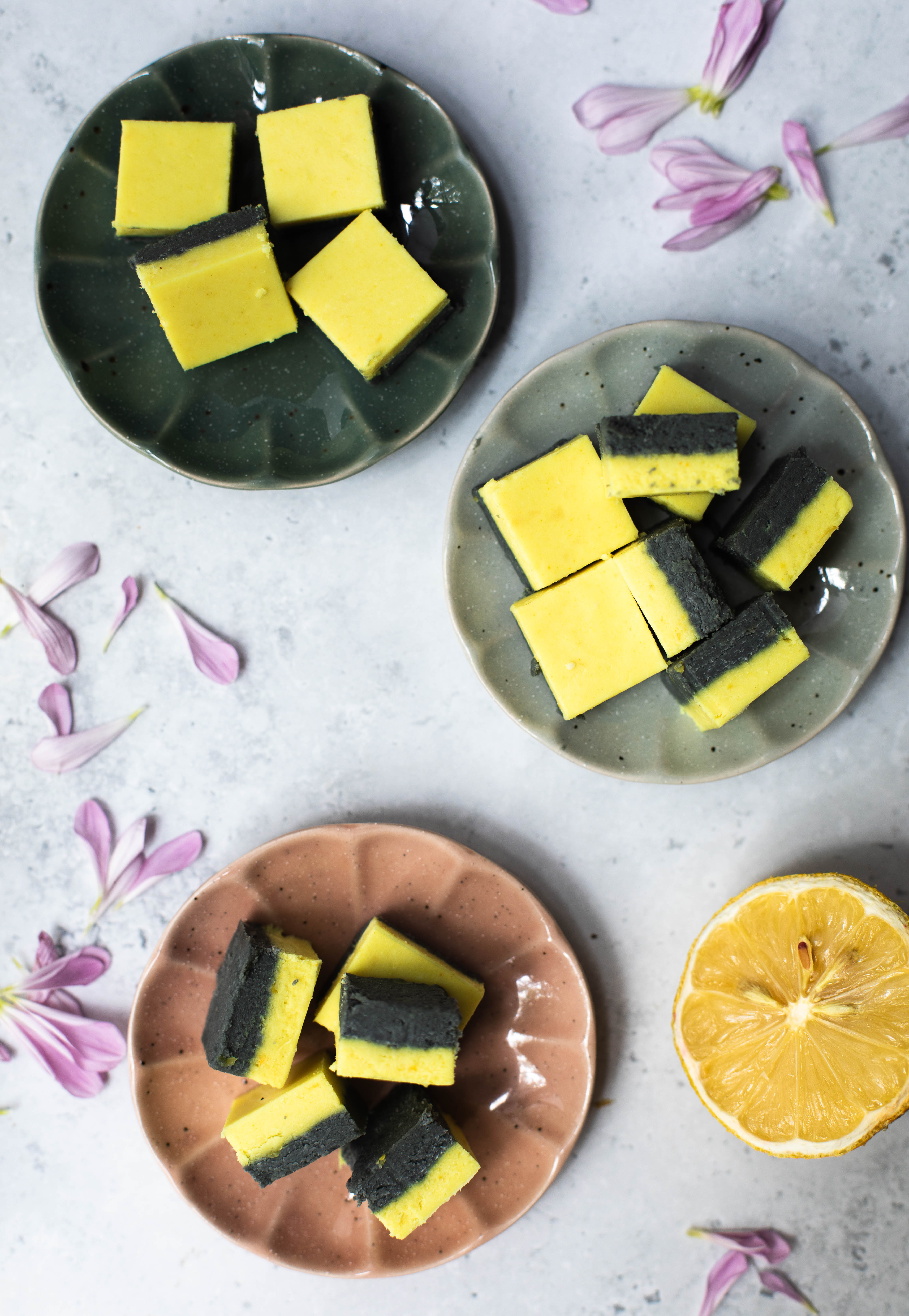 Sitruuna-lakukookosfudge